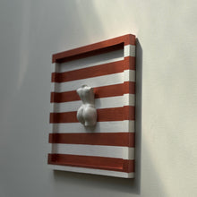 Afbeelding in Gallery-weergave laden, Schilderij met 3D object - Torso/ streep metallic