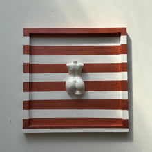 Afbeelding in Gallery-weergave laden, Schilderij met 3D object - Torso/ streep metallic