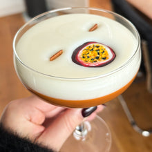 Afbeelding in Gallery-weergave laden, Pornstar Martini (Poma) kaars