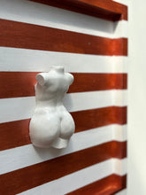 Afbeelding in Gallery-weergave laden, Schilderij met 3D object - Torso/ streep metallic