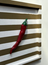 Afbeelding in Gallery-weergave laden, Schilderij met 3D object - Chilipeper/ streep groen