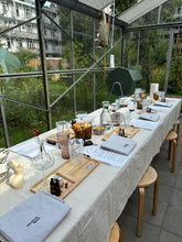 Afbeelding in Gallery-weergave laden, Workshop (cocktail) kaarsen maken (TRY-OUT) | 14 september 14:00 - Espresso Martini-kaars/ Pornstar Martini-kaars