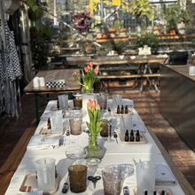 Afbeelding in Gallery-weergave laden, Workshop (cocktail) kaarsen maken SPECIALE KERST EDITIE🎄 | Zondag 21 december- 15:00 | Espresso Martini-kaars/ Pornstar Martini-kaars