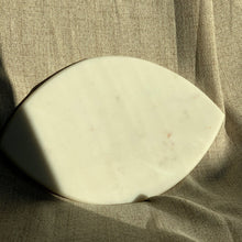 Afbeelding in Gallery-weergave laden, Plateau wit marmer oog