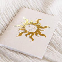 Afbeelding in Gallery-weergave laden, ZONNESCHIJN - gevouwen kaart A6 foliedruk