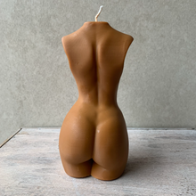 Afbeelding in Gallery-weergave laden, Torso kaars vrouw L | Toffee