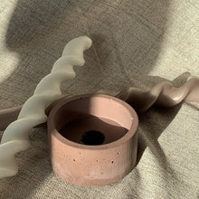 Afbeelding in Gallery-weergave laden, Kandelaar Concrete bruin