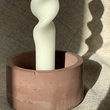 Afbeelding in Gallery-weergave laden, Kandelaar Concrete bruin