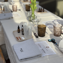 Afbeelding in Gallery-weergave laden, Workshop (cocktail) kaarsen maken | Zondag 21 december- 14:15 | Espresso Martini-kaars/ Pornstar Martini-kaars
