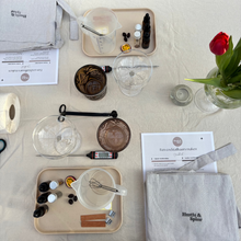 Afbeelding in Gallery-weergave laden, Workshop (cocktail) kaarsen maken | Zondag 21 december- 14:15 | Espresso Martini-kaars/ Pornstar Martini-kaars
