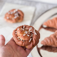 Afbeelding in Gallery-weergave laden, Kanelbulle kaars (Cinnamon roll)
