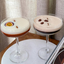 Load image into Gallery viewer, Espresso Martini kaars
