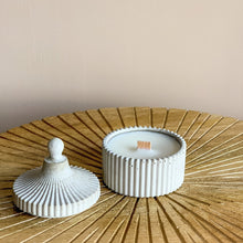 Load image into Gallery viewer, Scented candle Tajine | Amber &amp; Rose or Wild Fig &amp; Coconut
