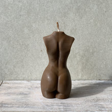 Load image into Gallery viewer, Torso candle woman S | Cacao
