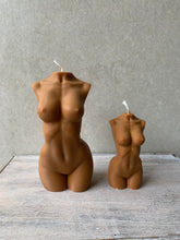 Afbeelding in Gallery-weergave laden, Torso kaars vrouw | Set van 2
