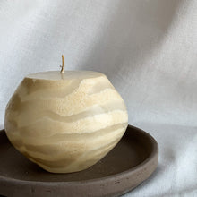 Afbeelding in Gallery-weergave laden, Zebra bolkaars Ivory

