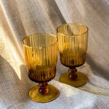 Afbeelding in Gallery-weergave laden, Fali Wine Glass Set - Amber

