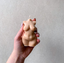 Load image into Gallery viewer, Torso candle woman curvy
