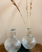Load image into Gallery viewer, Ball vase made of processed glass
