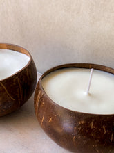 Load image into Gallery viewer, Coconut bowl candle
