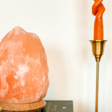 Load image into Gallery viewer, Salt Dreams | Himalayan salt lamp - 18 or 19 cm
